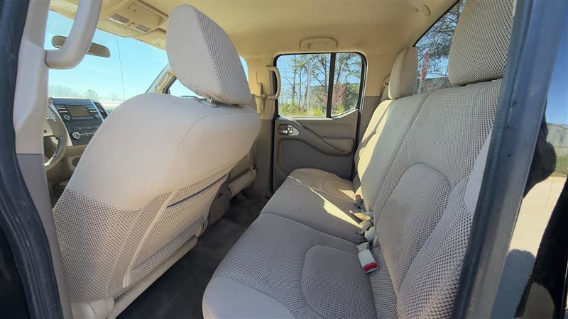 Used 2013 Nissan Frontier SV image 14