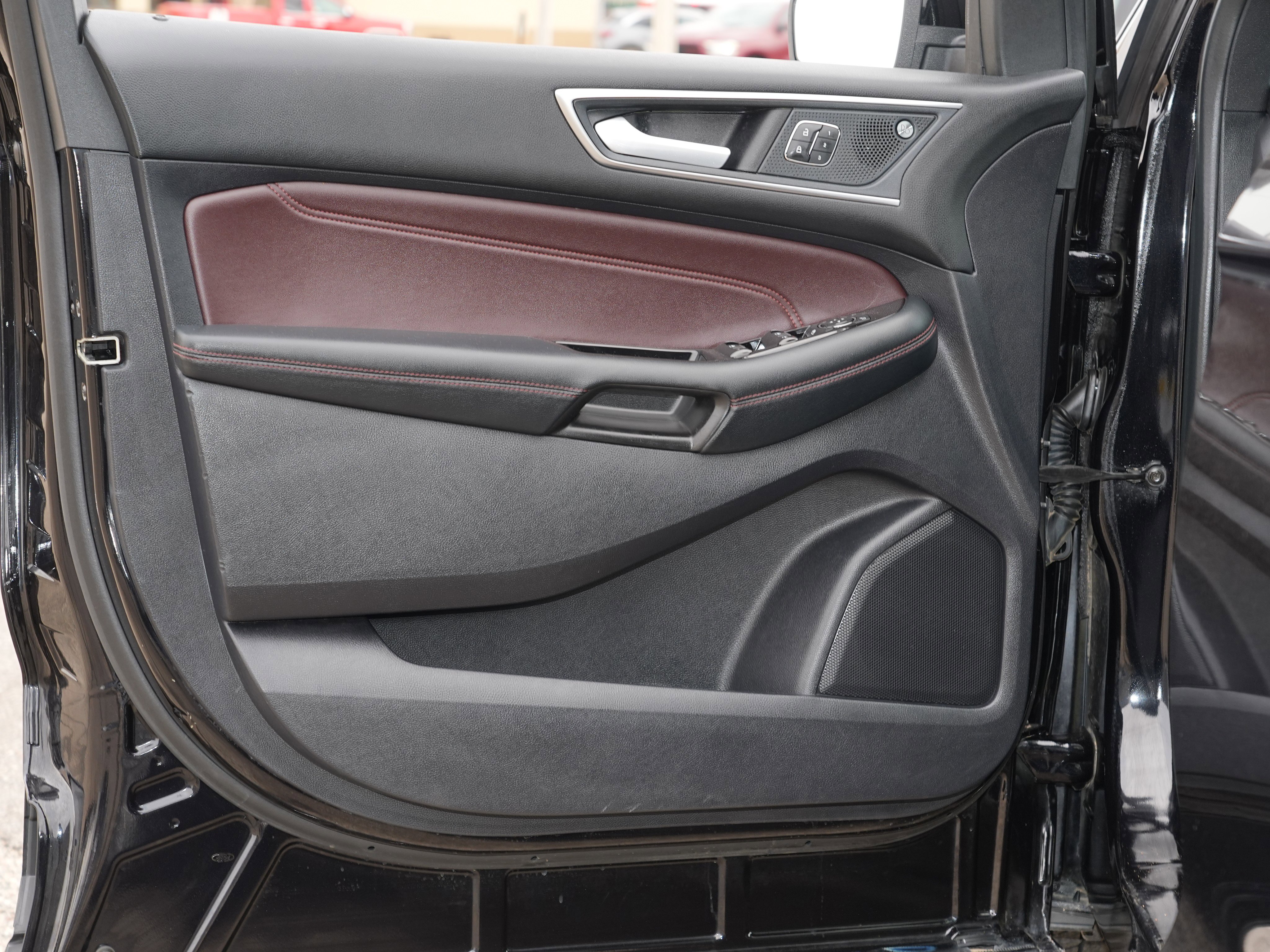 Used 2020 Ford Edge Titanium w/ Equipment Group 301A image 17