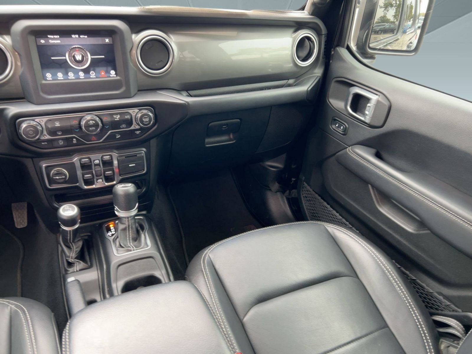 Used 2019 Jeep Wrangler Unlimited Sahara image 29
