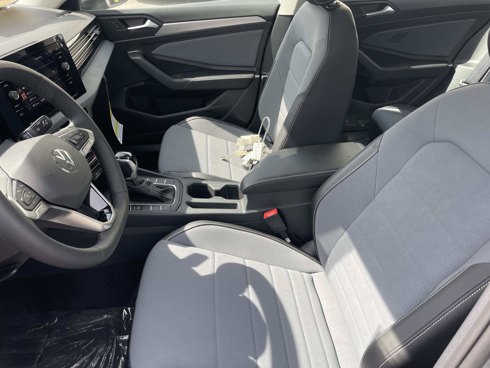 New 2026 Volkswagen Jetta SE FWD image 22