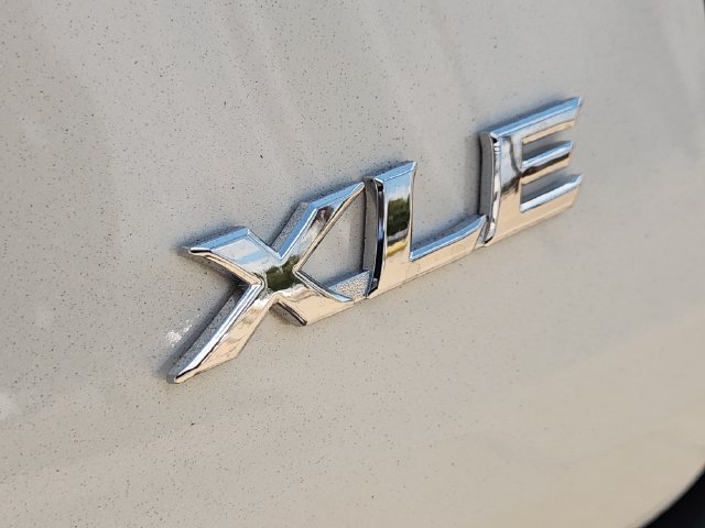 New 2026 Toyota Sienna XLE FWD image 7