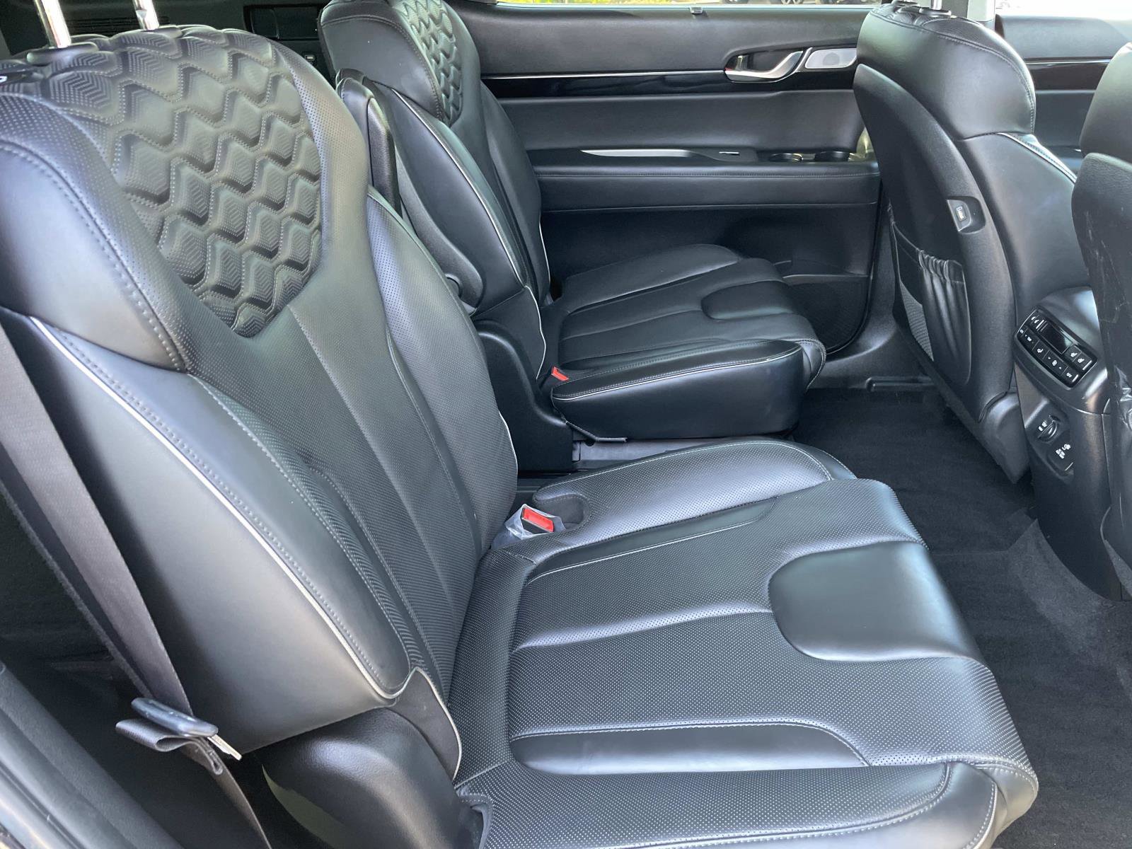 Certified 2022 Hyundai Palisade Limited w/ Cargo Package image 25