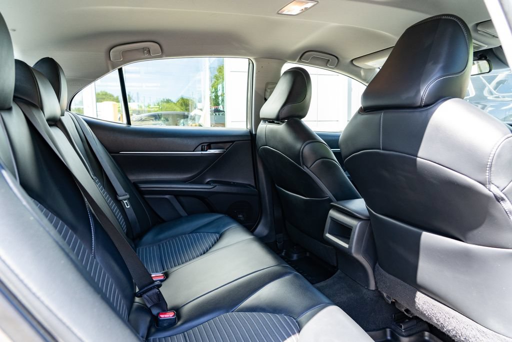 Used 2020 Toyota Camry SE FWD image 26