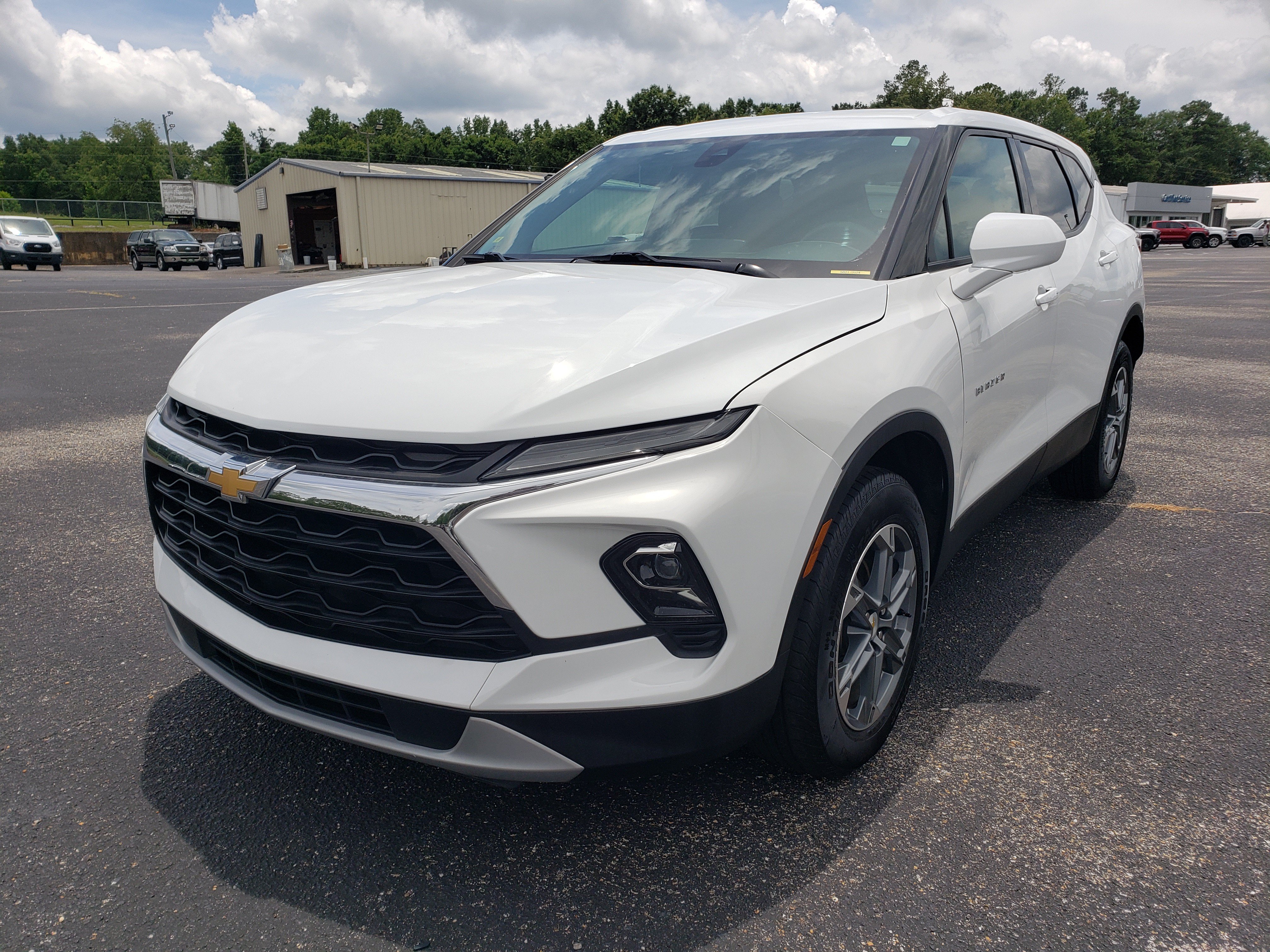 Used 2024 Chevrolet Blazer LT w/ LPO, Floor Liner Package FWD image 2