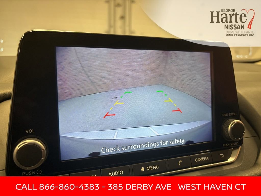 Certified 2025 Nissan Rogue SV image 10