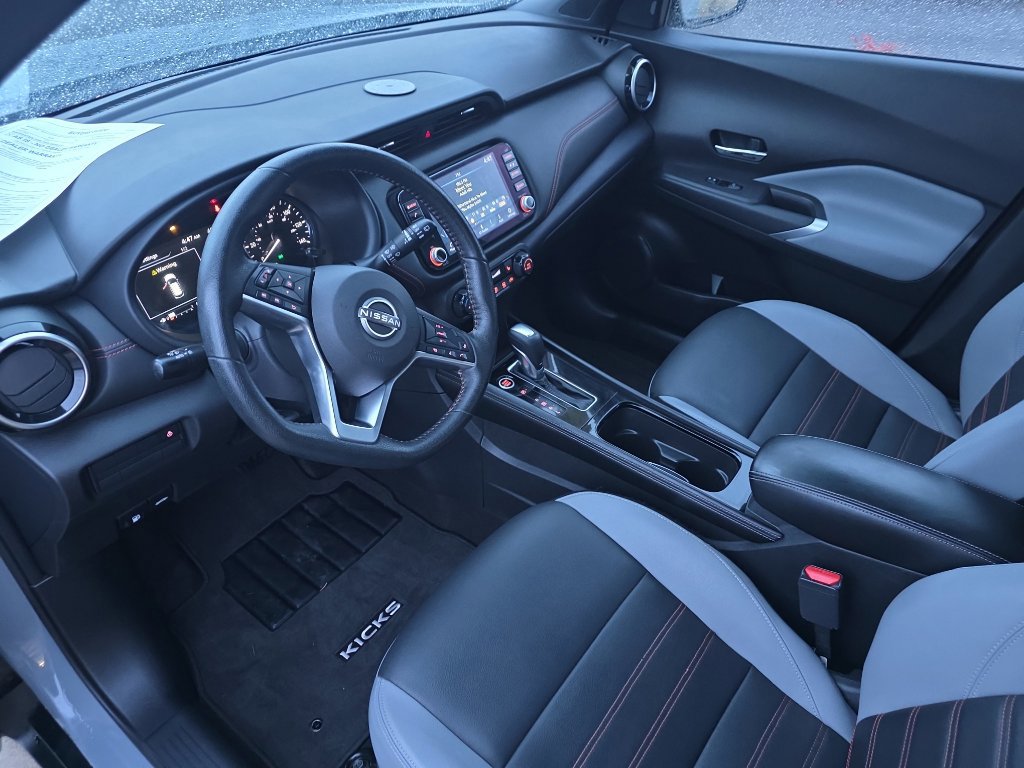 Used 2023 Nissan Kicks SR w/ SR Premium Package image 13