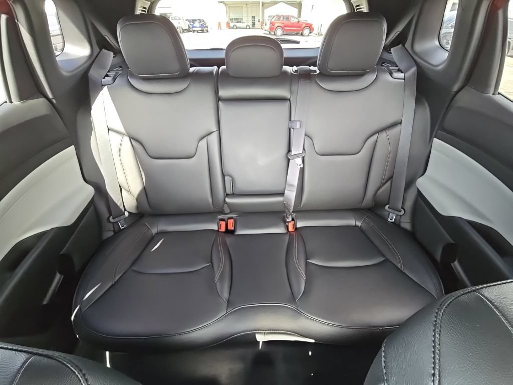 Certified 2024 Jeep Compass Limited AWD/4WD image 37