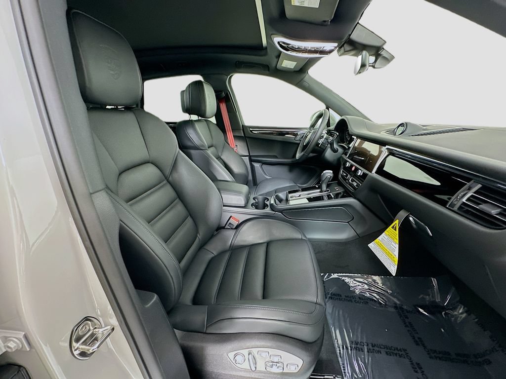 New 2026 Porsche Macan S AWD/4WD image 30