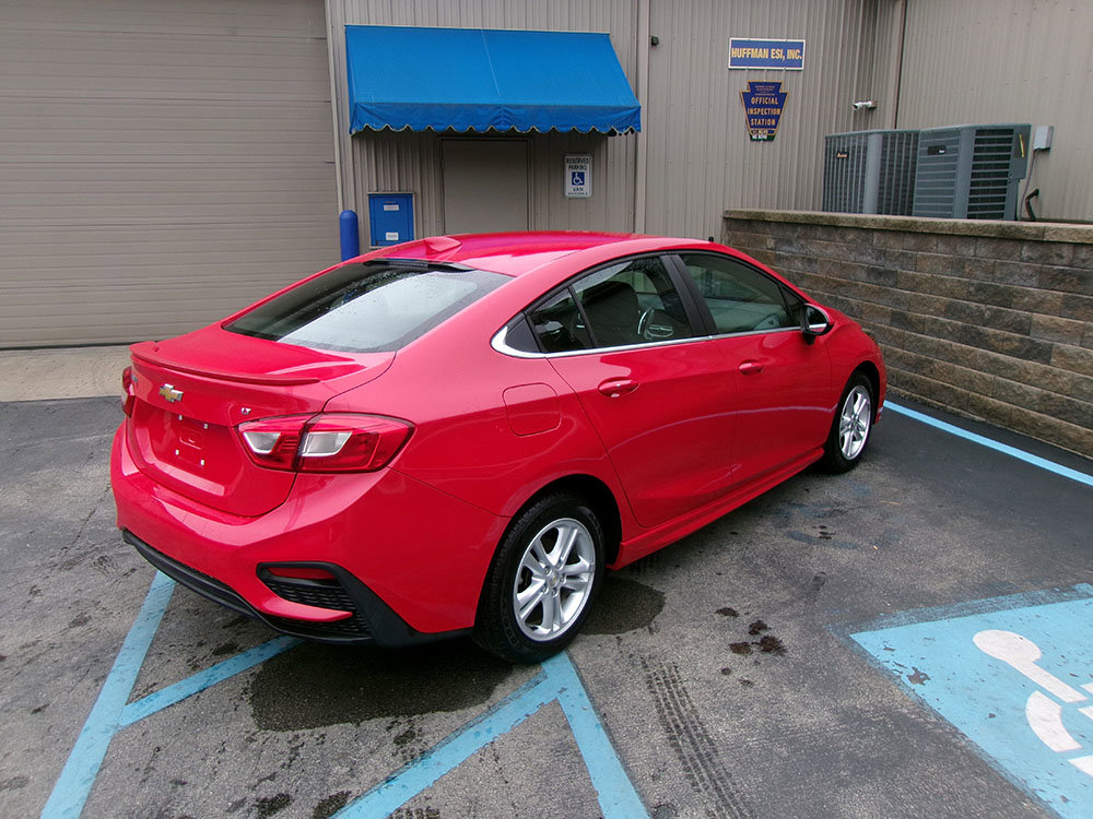 Used 2018 Chevrolet Cruze LT w/ Convenience Package image 5
