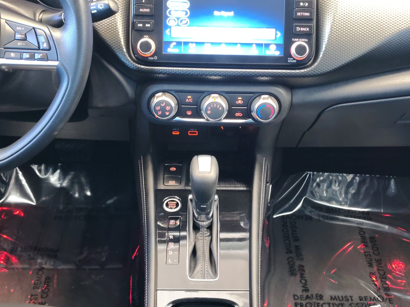 Certified 2024 Nissan Kicks SV w/ Interior Electronics Package FWD image 22