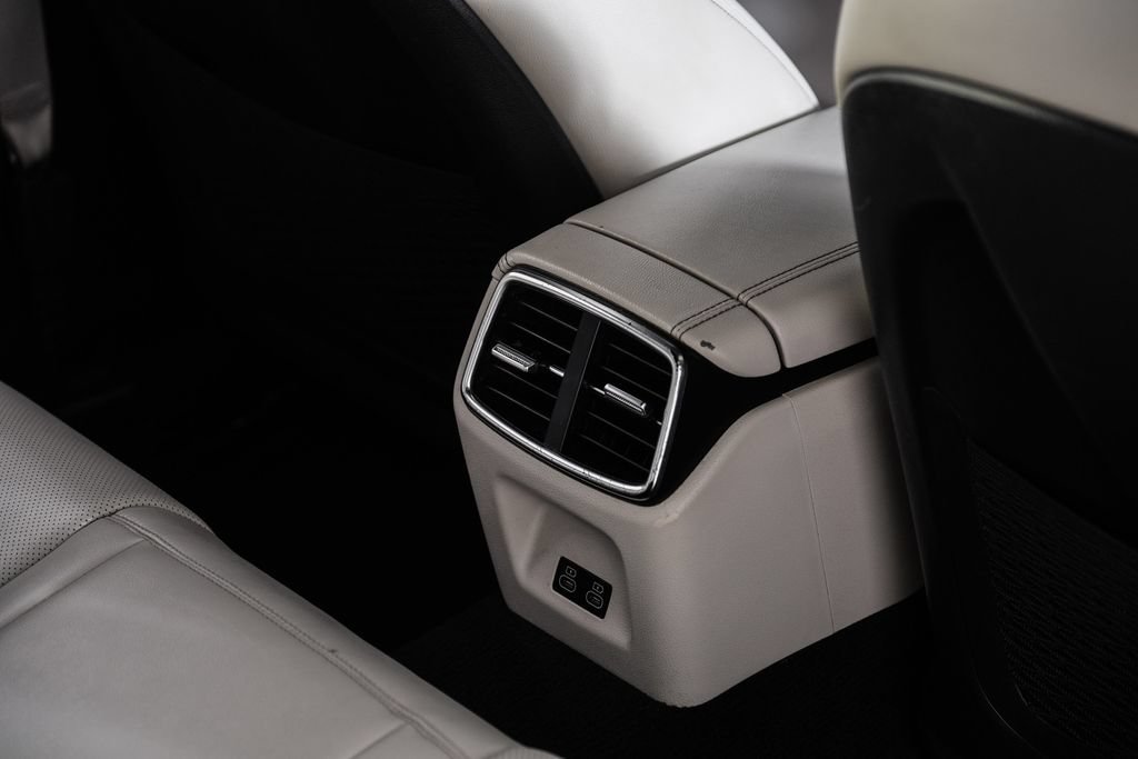 Used 2024 Genesis G70 2.5T RWD image 44