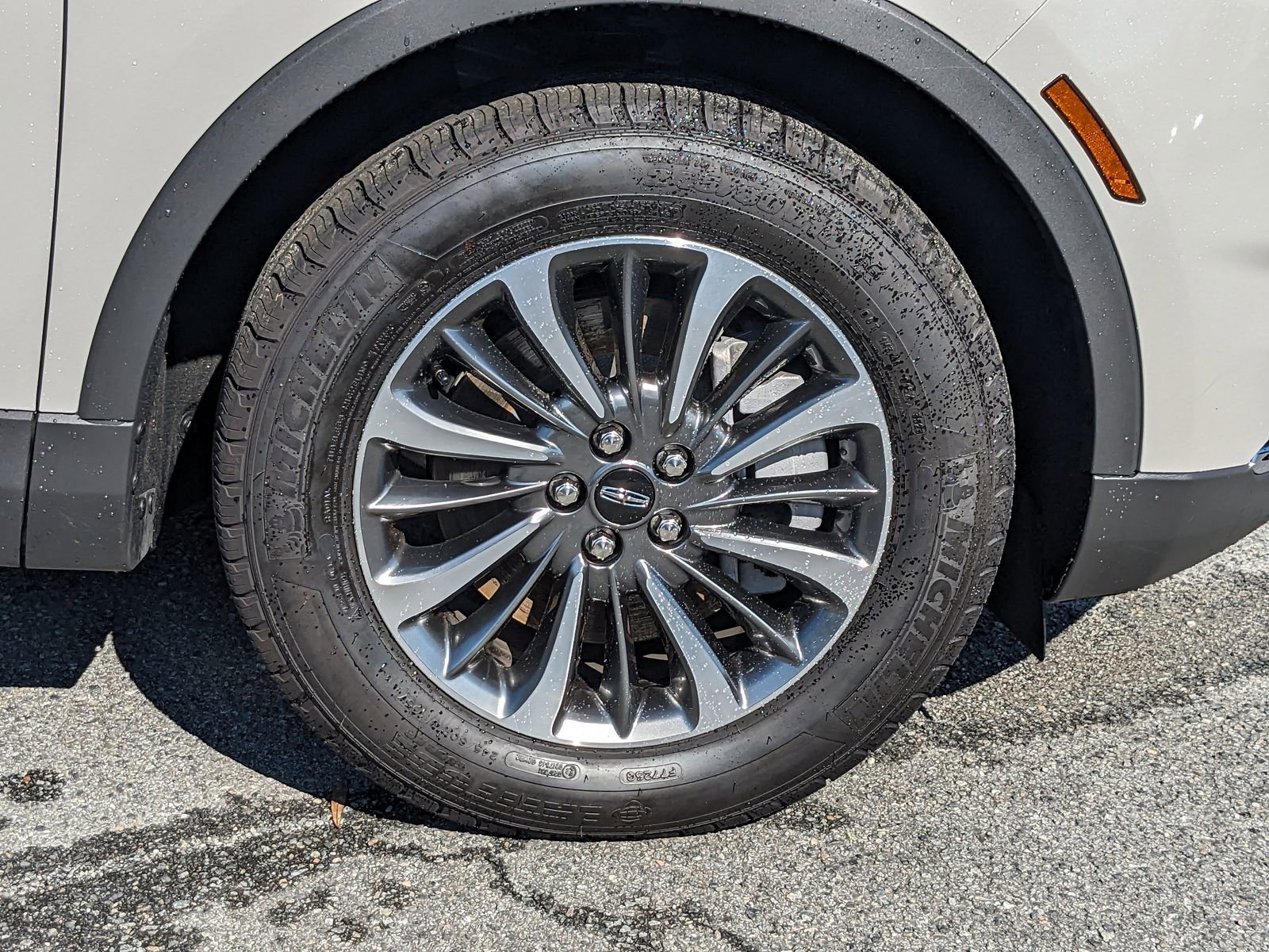 Certified 2023 Lincoln Nautilus Reserve image 13