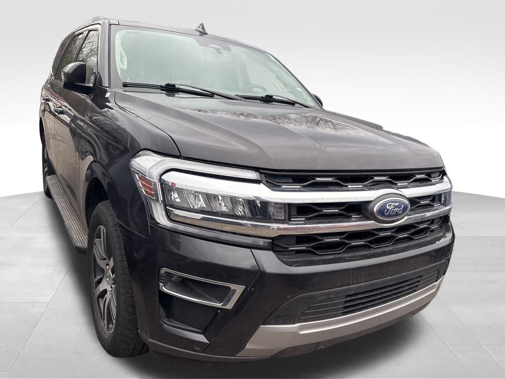 Used 2024 Ford Expedition Limited image 4