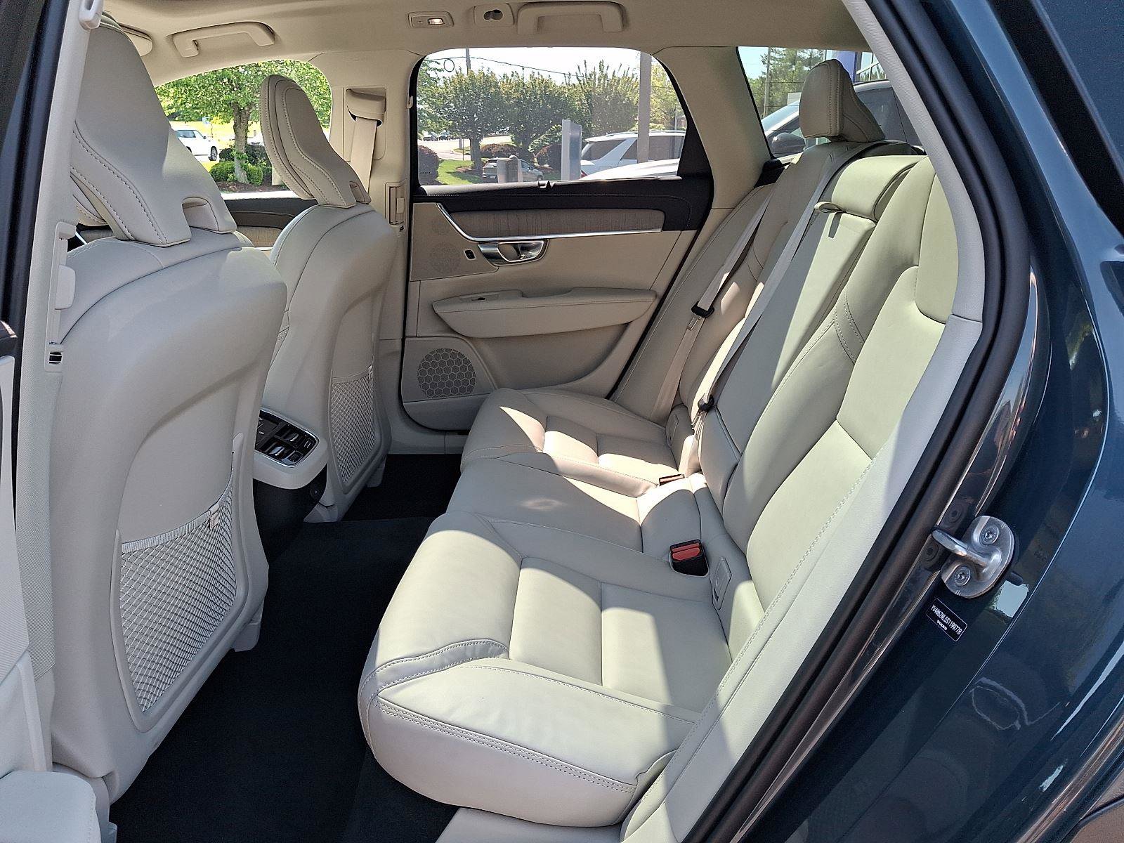 Certified 2025 Volvo V90 B6 Cross Country Ultra AWD/4WD image 10
