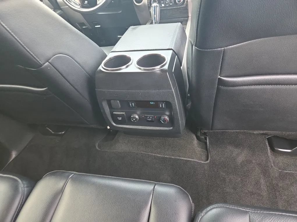 Used 2017 Ford Expedition EL Limited RWD image 13