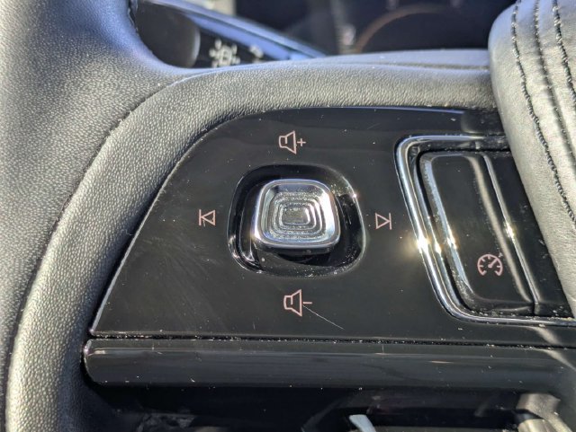 Used 2024 Lincoln Aviator AWD image 22