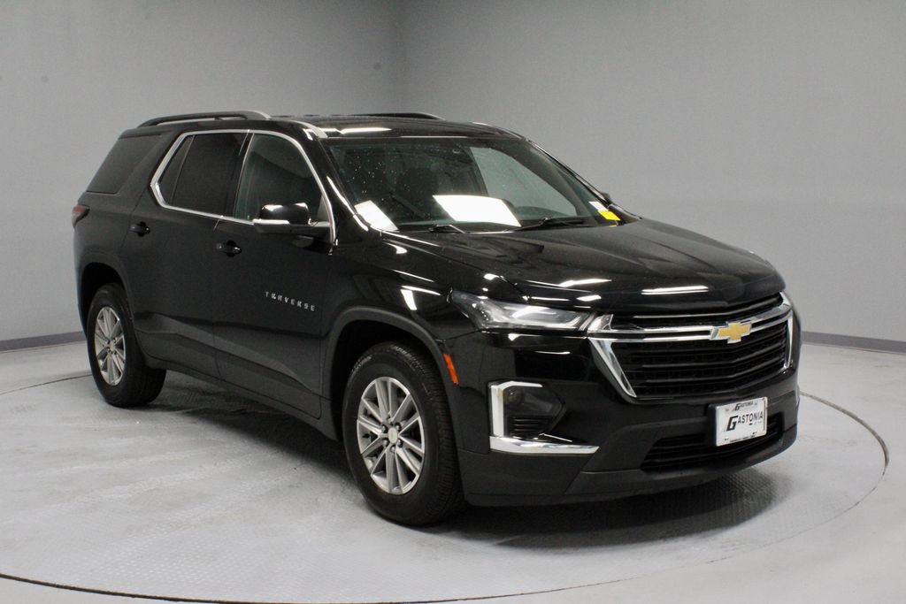 Used 2023 Chevrolet Traverse LT AWD/4WD image 1