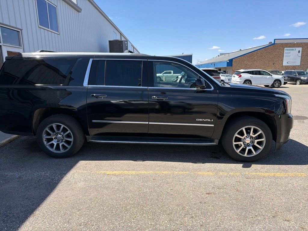 Used 2016 GMC Yukon XL Denali w/ Open Road Package AWD/4WD image 4