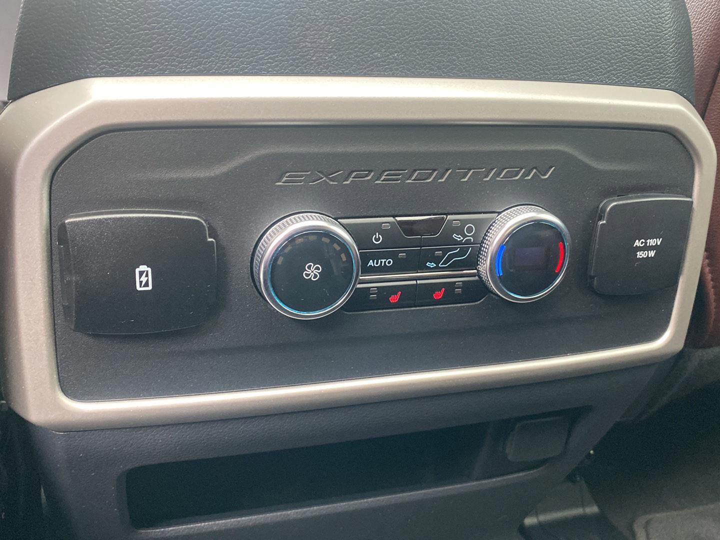 Used 2024 Ford Expedition Max Limited RWD image 12