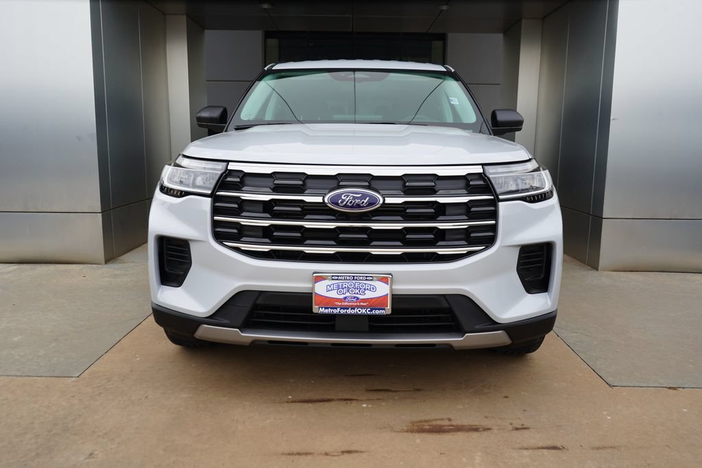 New 2026 Ford Explorer Active RWD image 4