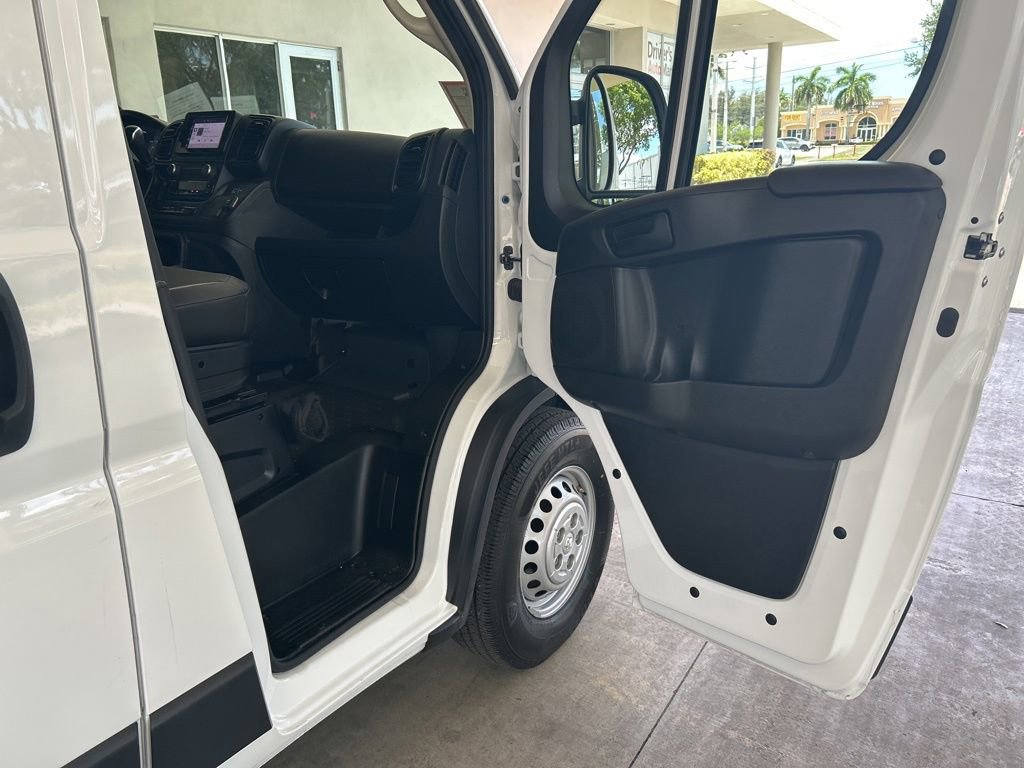 Used 2025 RAM ProMaster 2500 w/ Convenience Group FWD image 23