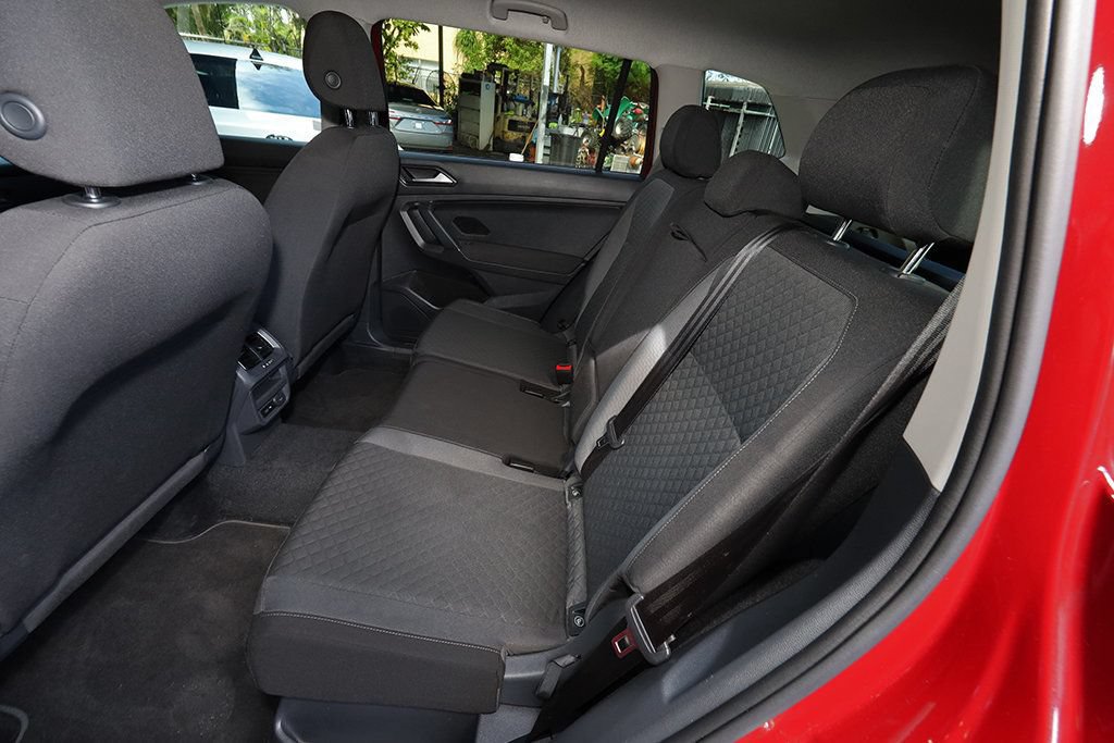 Used 2018 Volkswagen Tiguan S AWD/4WD image 14