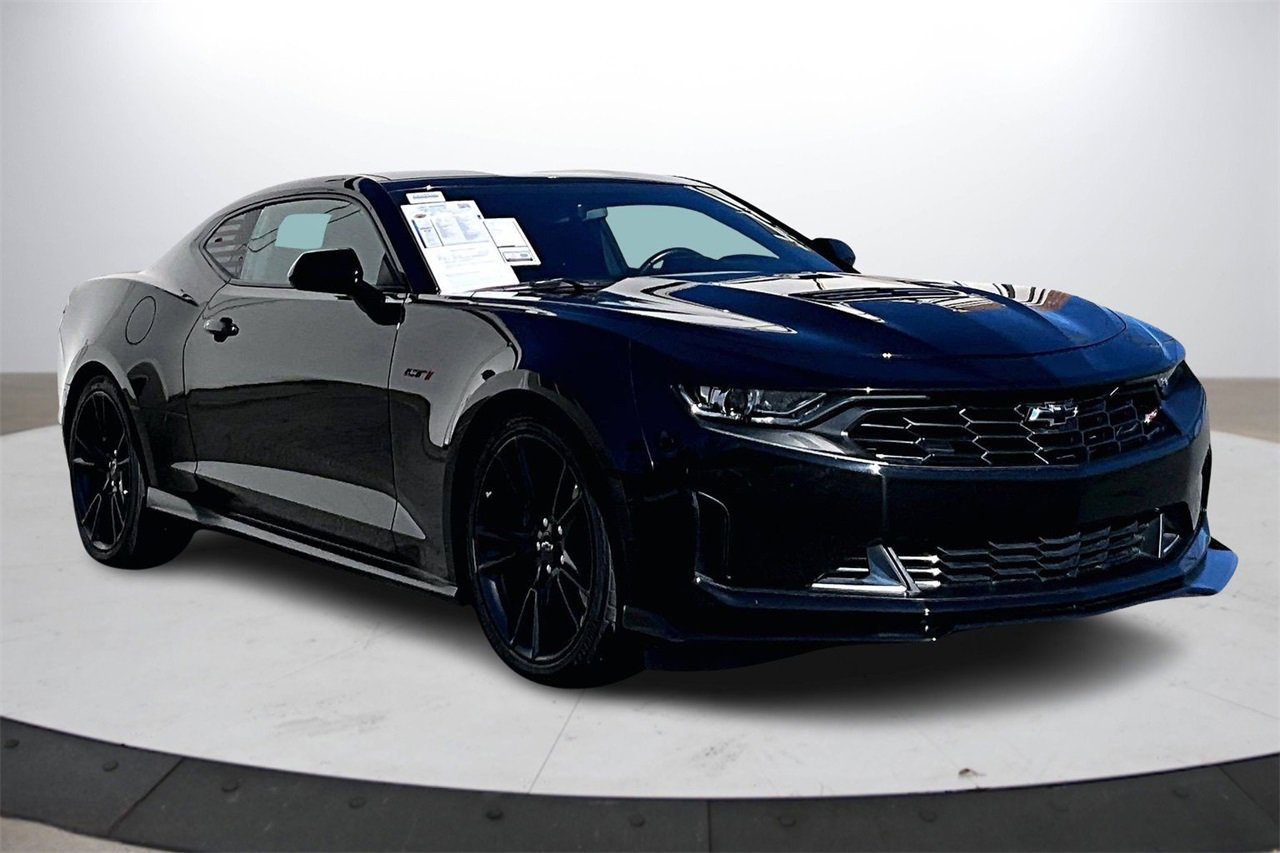 Used 2021 Chevrolet Camaro LT image 2