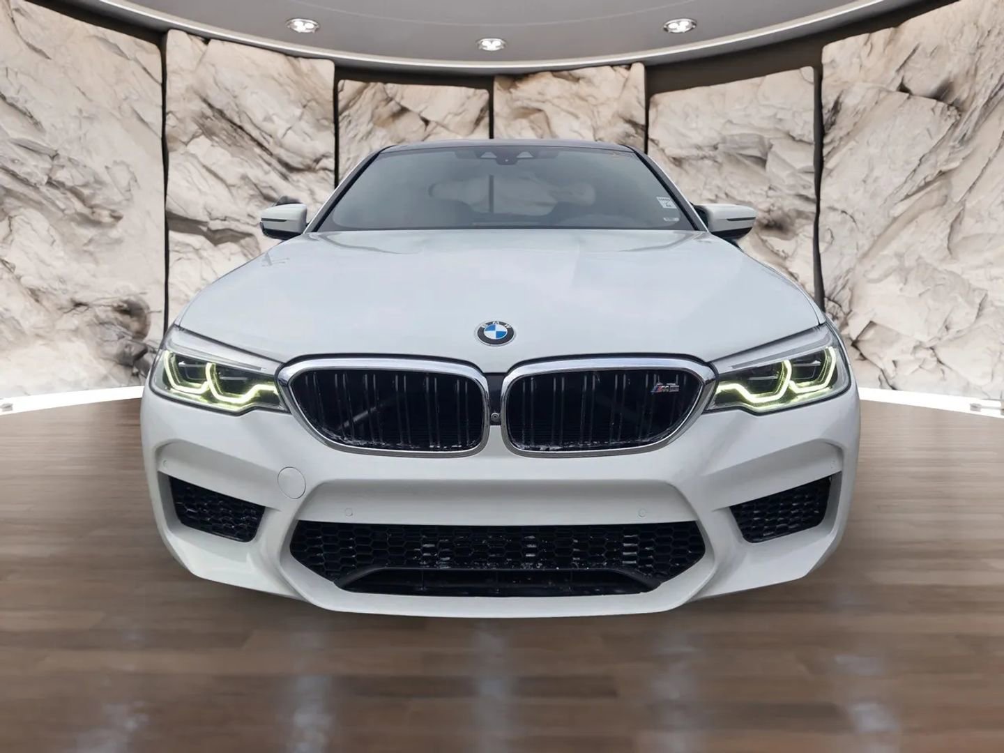 Used 2019 BMW M5 w/ Executive Package image 2