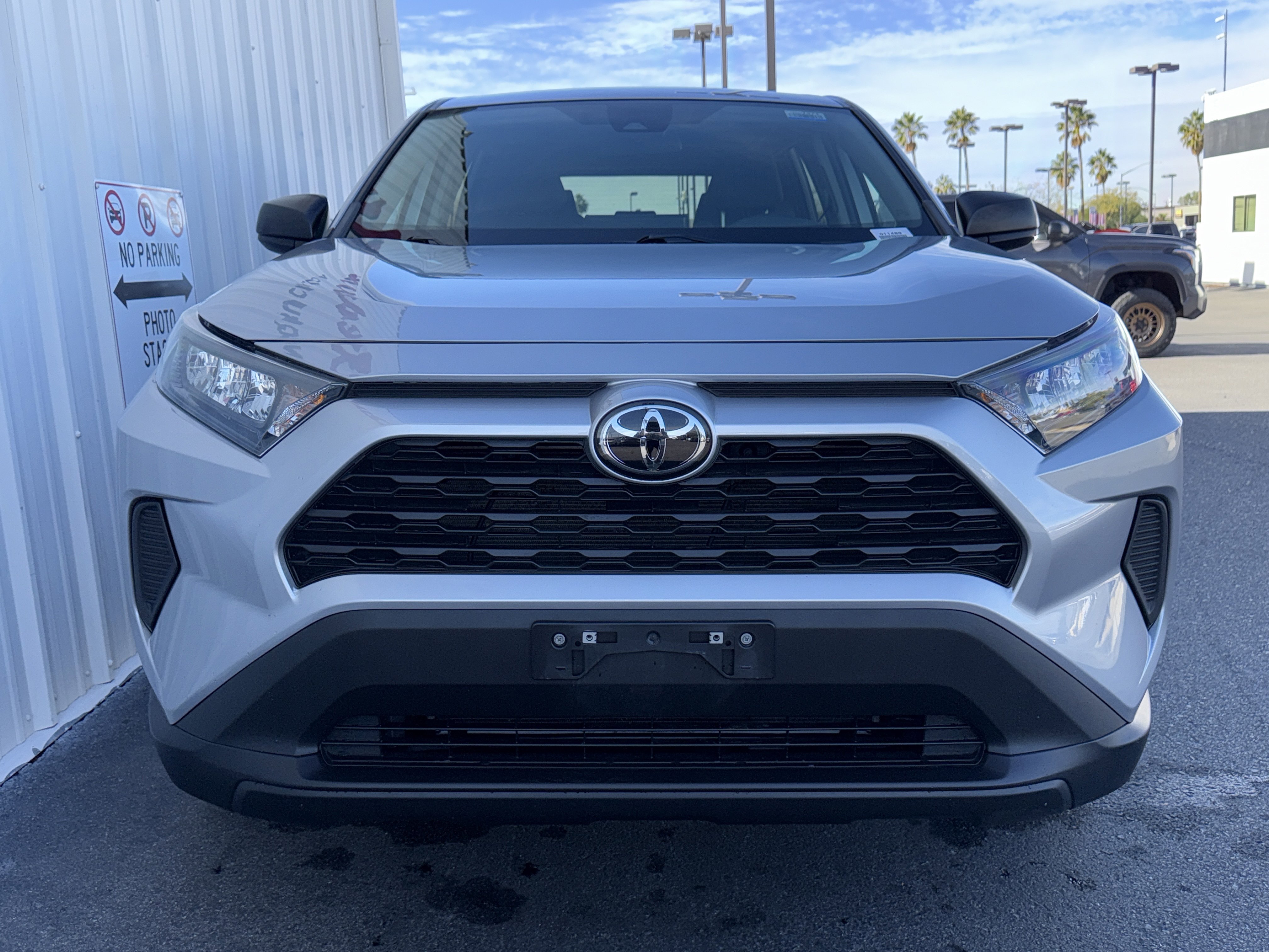 Used 2022 Toyota RAV4 LE image 6