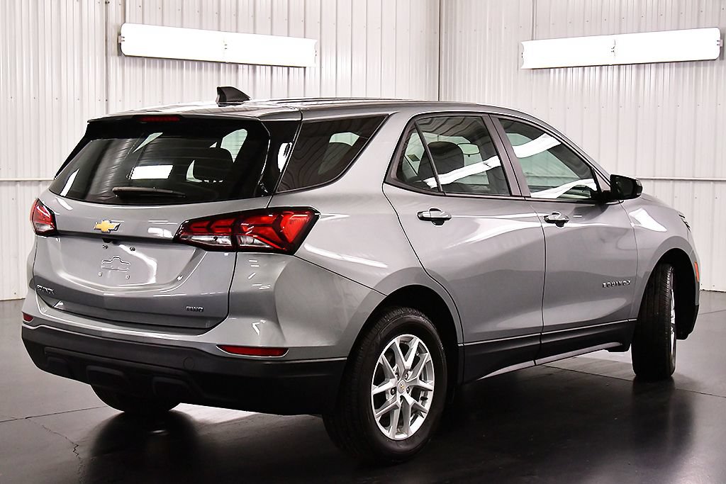 Used 2024 Chevrolet Equinox LS AWD/4WD image 7