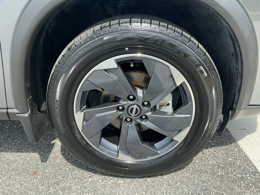 Used 2026 Nissan Rogue SV FWD image 13