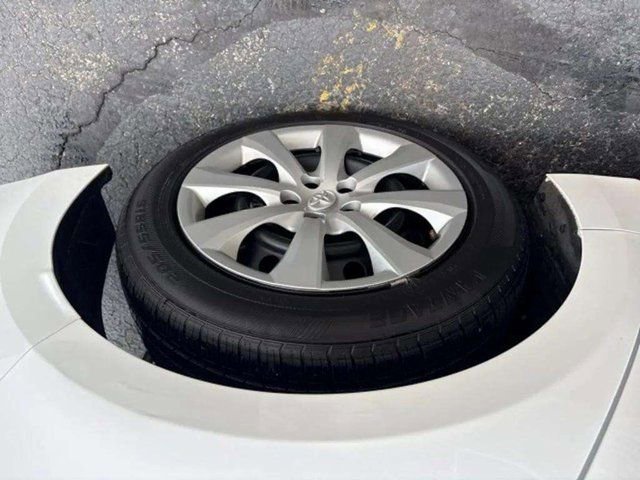 Used 2023 Toyota Corolla LE image 12