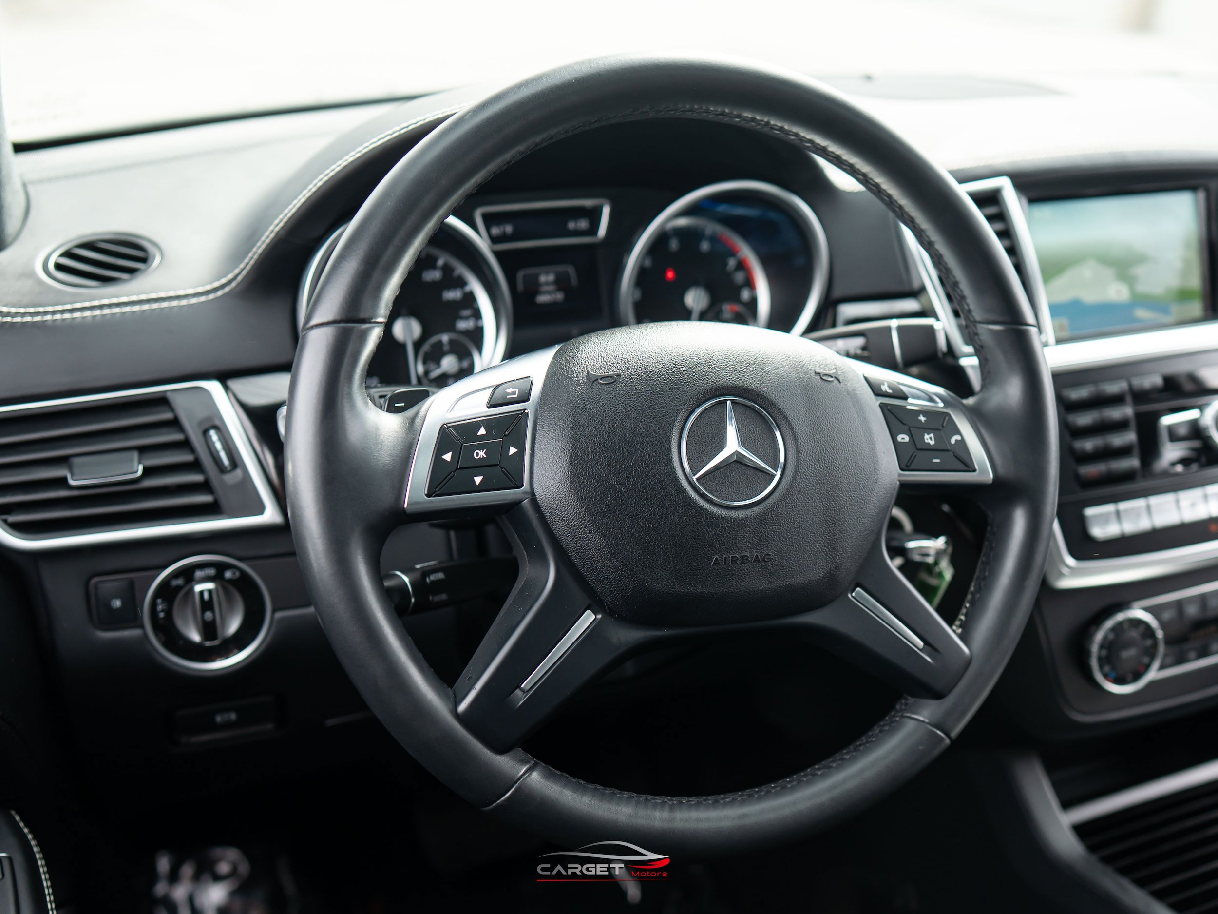 Used 2015 Mercedes-Benz GL 450 4MATIC w/ Designo Black Leather Package image 24