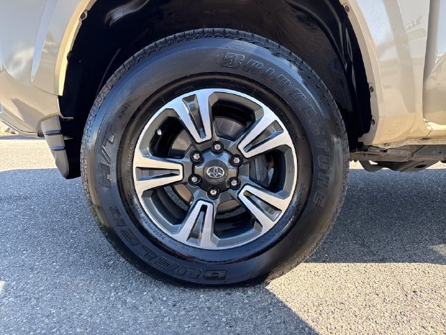 Used 2018 Toyota Tacoma TRD Sport w/ Technology Package AWD/4WD image 26