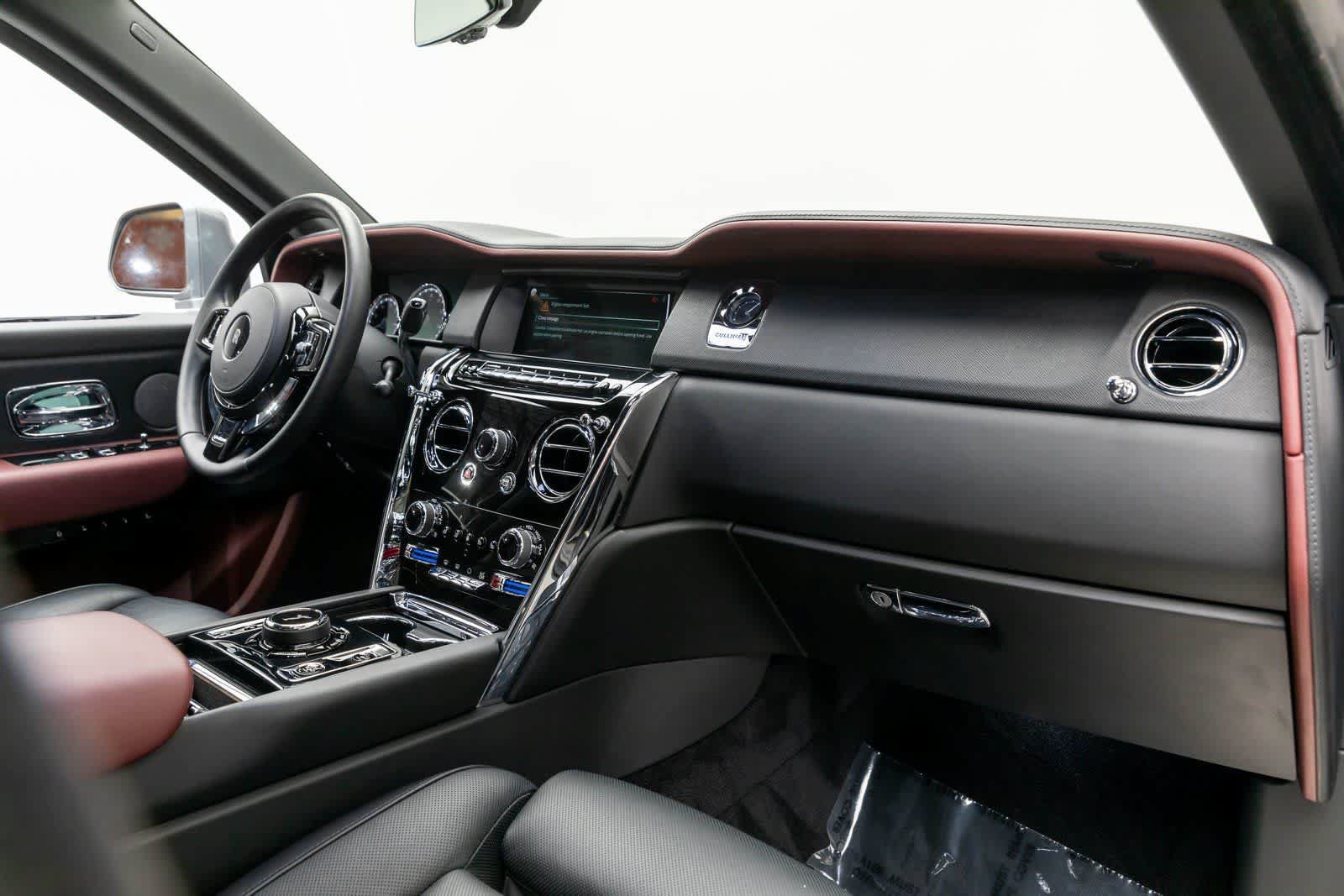 Certified 2022 Rolls-Royce Cullinan AWD/4WD image 41