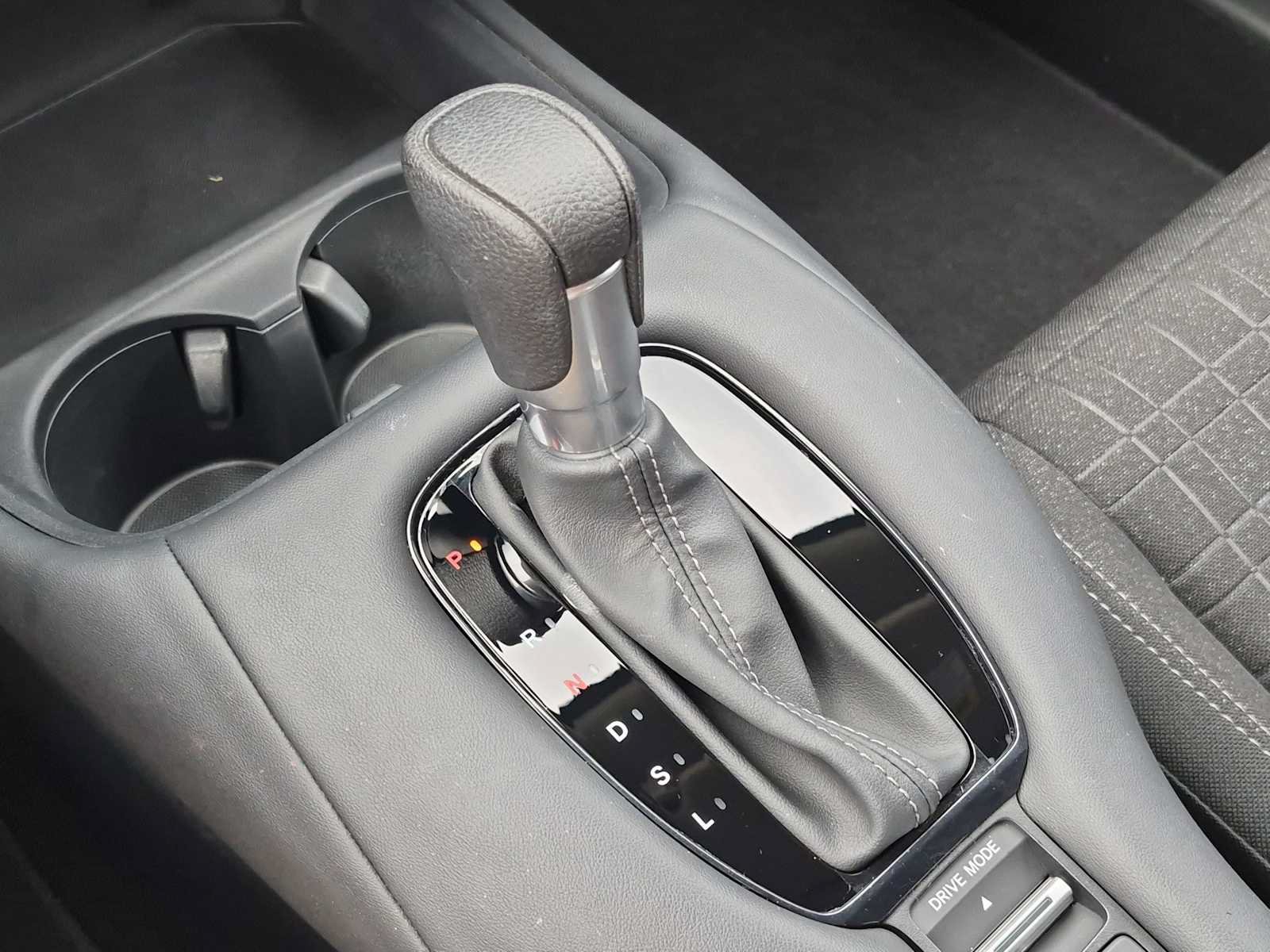 Certified 2025 Honda HR-V LX image 28