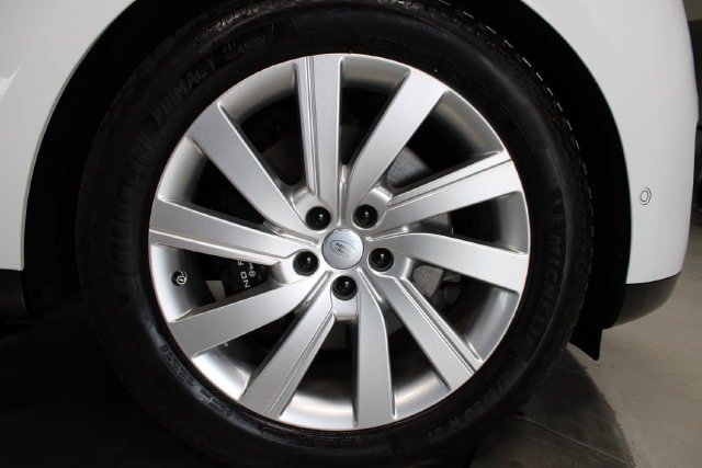 Used 2024 Land Rover Range Rover Long Wheelbase SE AWD/4WD image 37