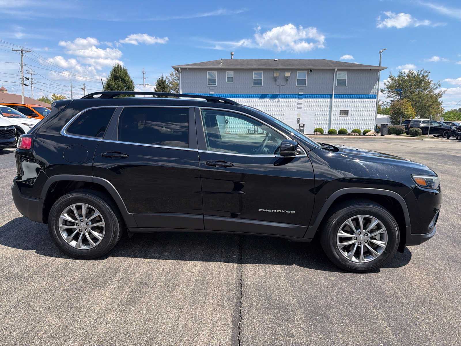 Used 2022 Jeep Cherokee Latitude Lux AWD/4WD image 6