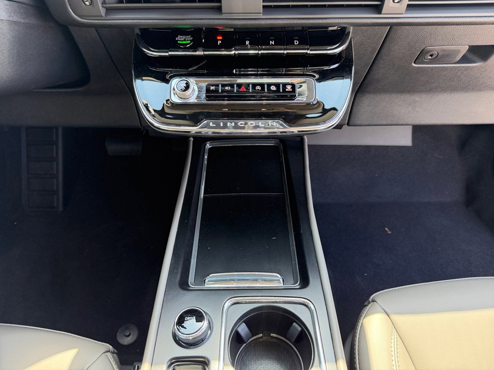 New 2026 Lincoln Corsair Premiere image 11