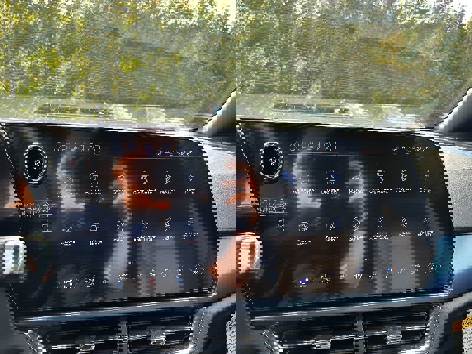 New 2026 Chevrolet Equinox EV LT image 16