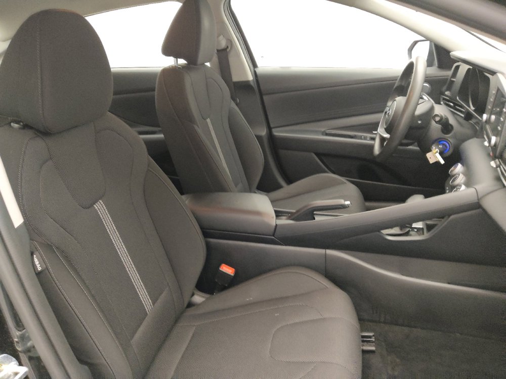 Used 2021 Hyundai Elantra SE w/ Cargo Package image 21