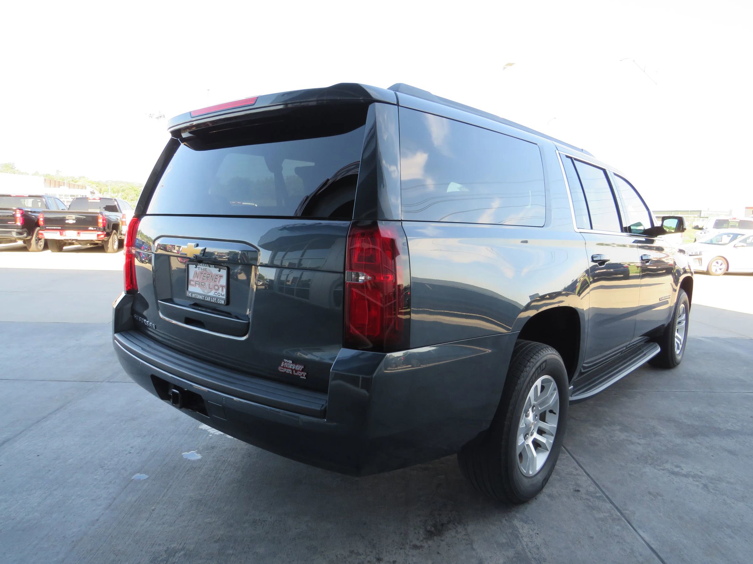 Used 2020 Chevrolet Suburban LT AWD/4WD image 7
