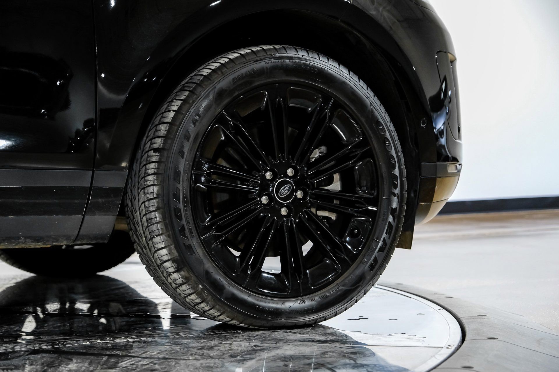 Used 2024 Land Rover Range Rover Evoque S image 53