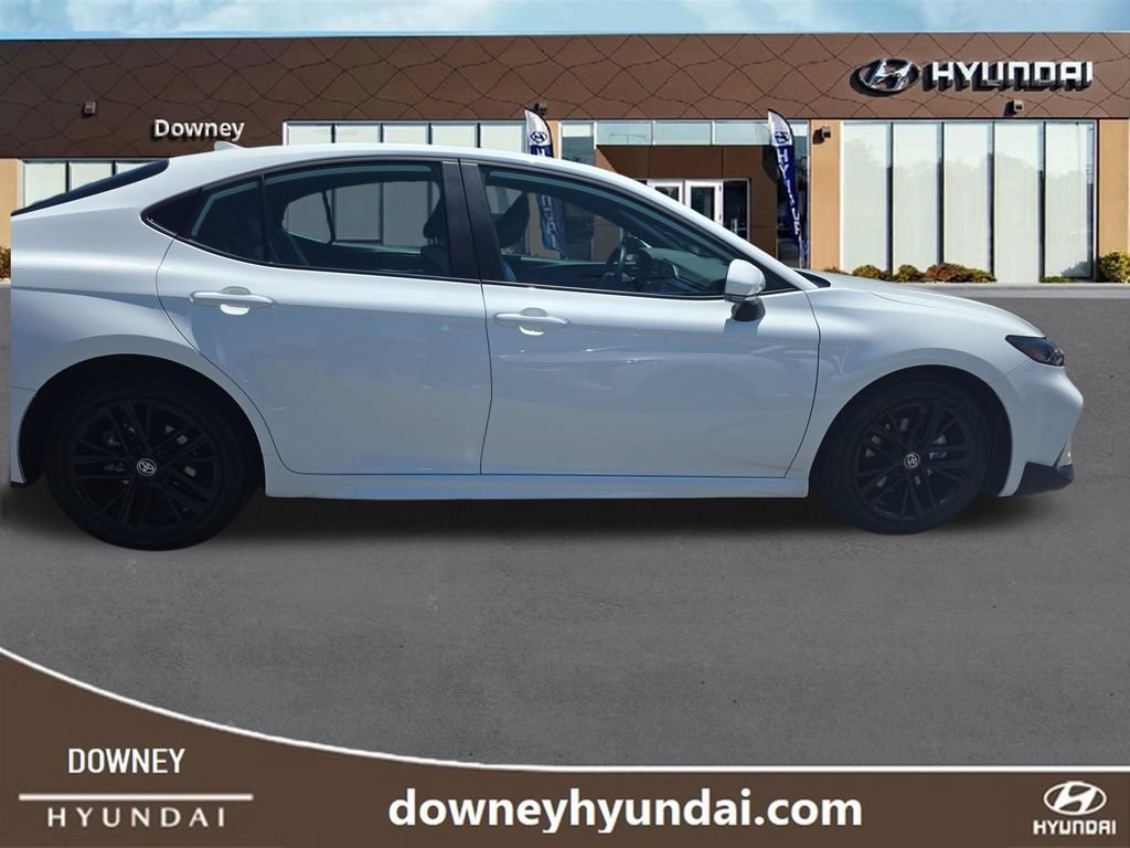 Used 2025 Toyota Camry SE FWD image 7
