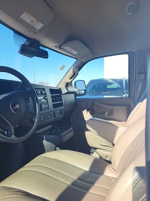 Used 2024 GMC Savana 2500 Extended w/ Driver Convenience Package image 11