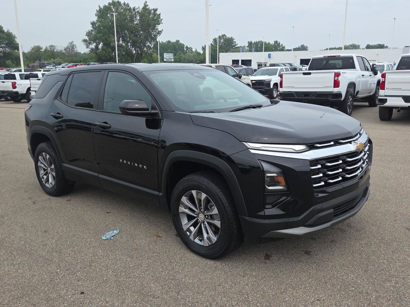 Used 2025 Chevrolet Equinox LT FWD image 8