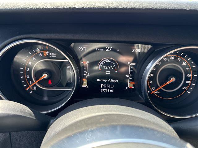 Used 2018 Jeep Wrangler Unlimited Sahara w/ Dual Top Group AWD/4WD image 10