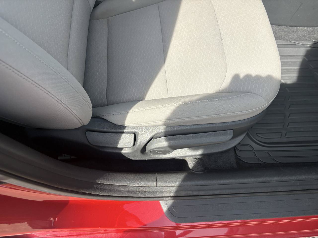 Used 2020 Hyundai Elantra SEL FWD image 38