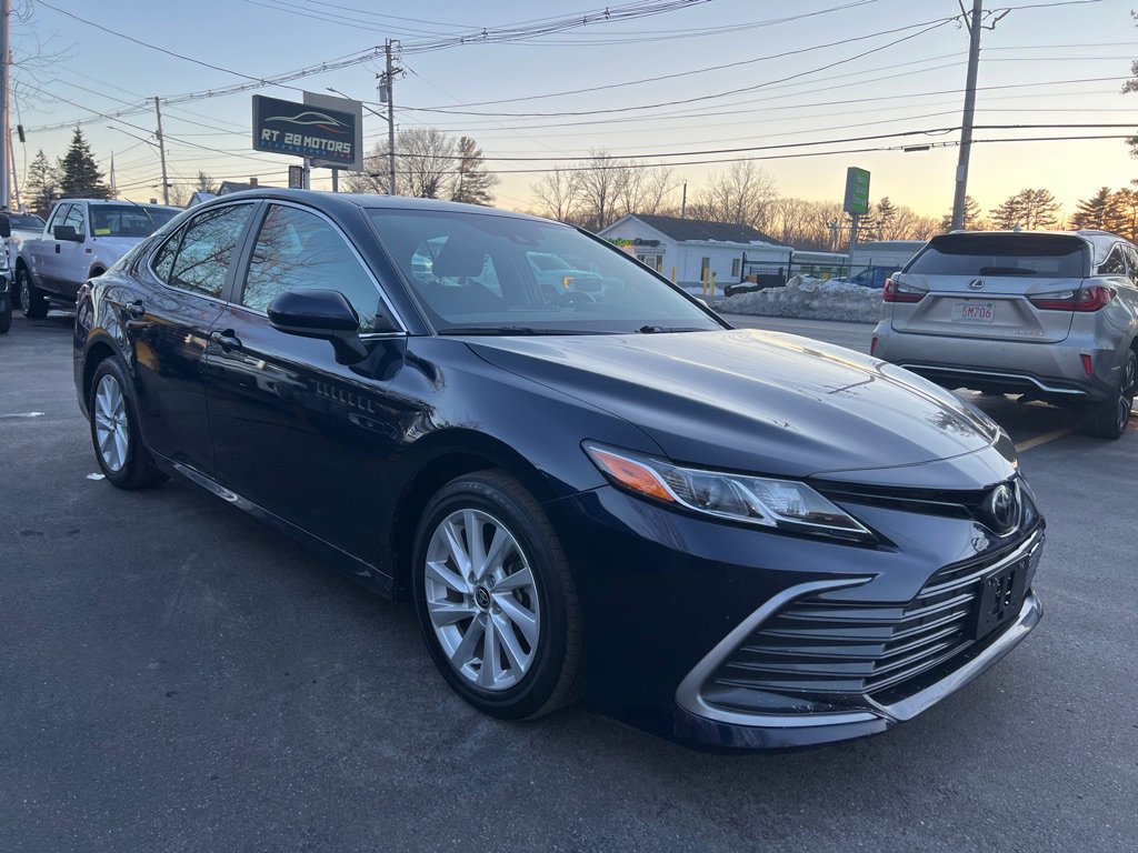 Used 2022 Toyota Camry LE image 7