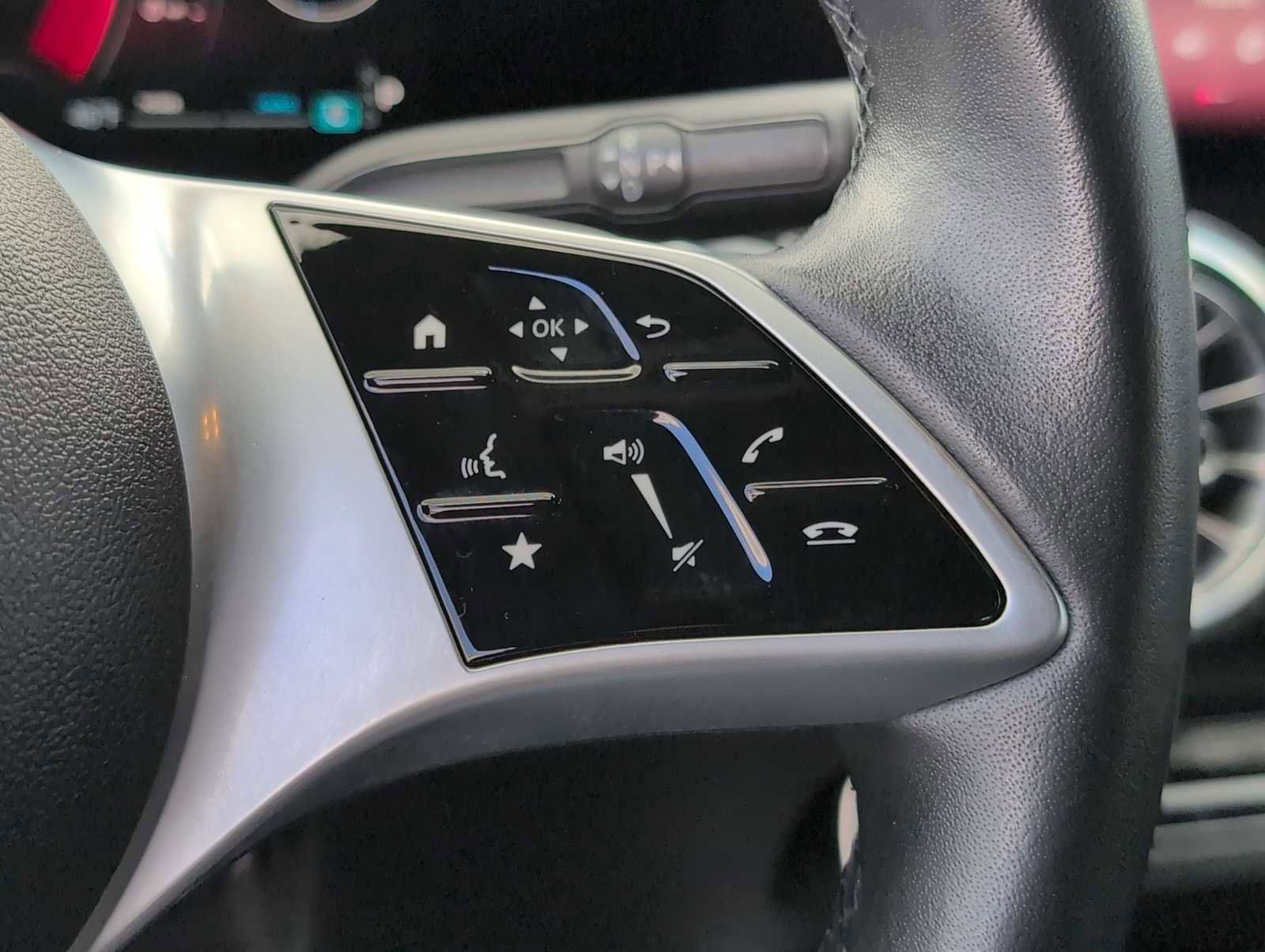 Used 2024 Mercedes-Benz GLB 250 4MATIC image 24